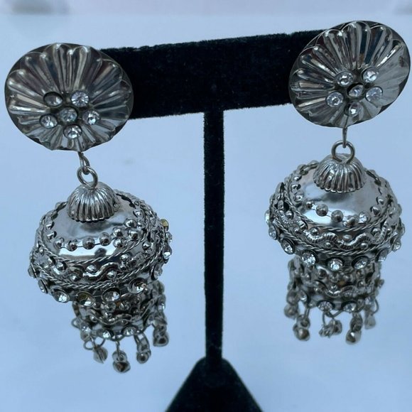 Fashion Earrings Silver Tone Fancy Jewelry Crystal Accents Traditional Earrings - Picture 9 of 11